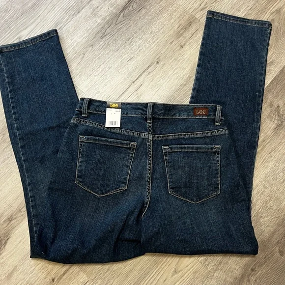 Lee WOMEN'S INSTANTLY SLIMS RELAXED FIT STRAIGHT LEG JEAN size 10 - Picture 6 of 7